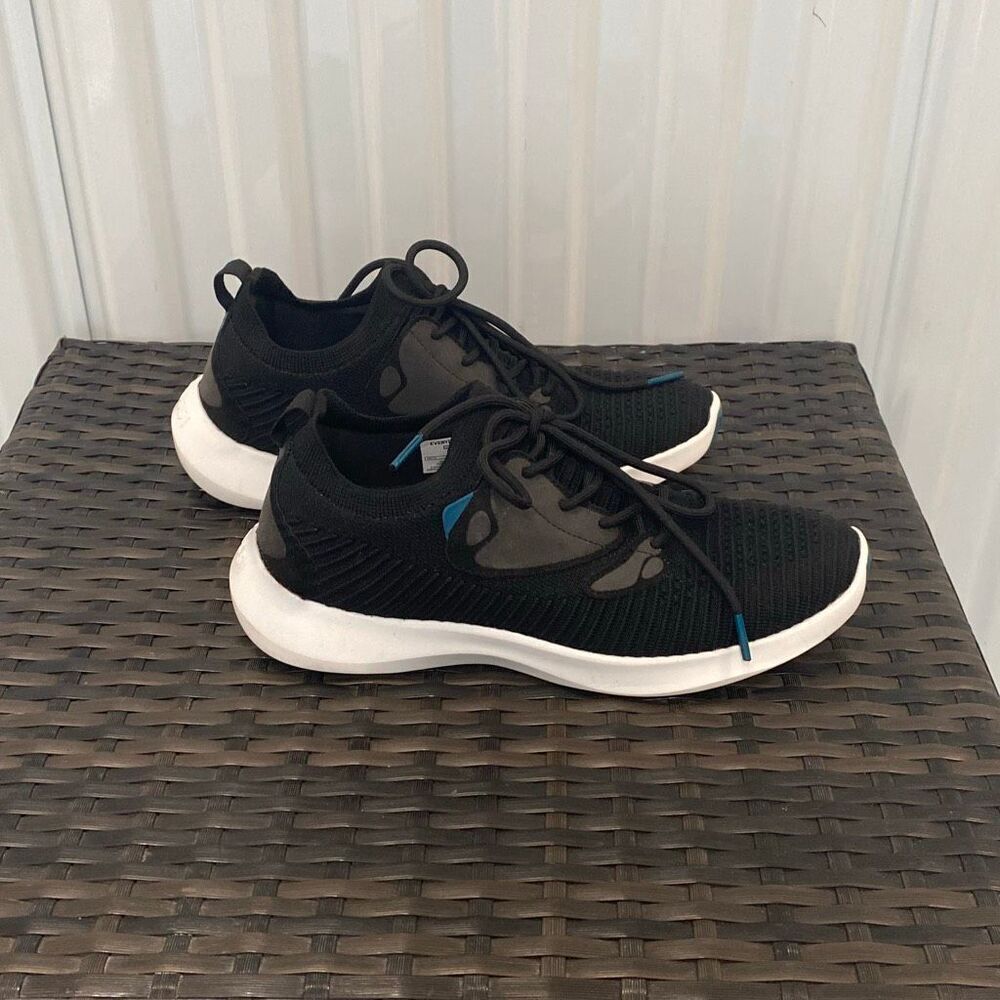 Vessi Everyday move sneakers women’s size 9